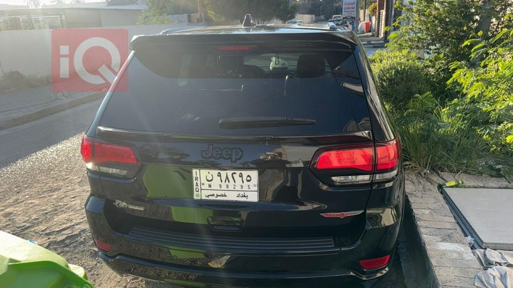 جیپ گراند شیرۆکی